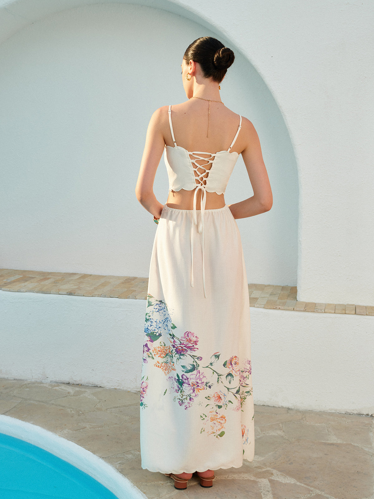 Robe sans manches à imprimé floral et lacets dans le dos