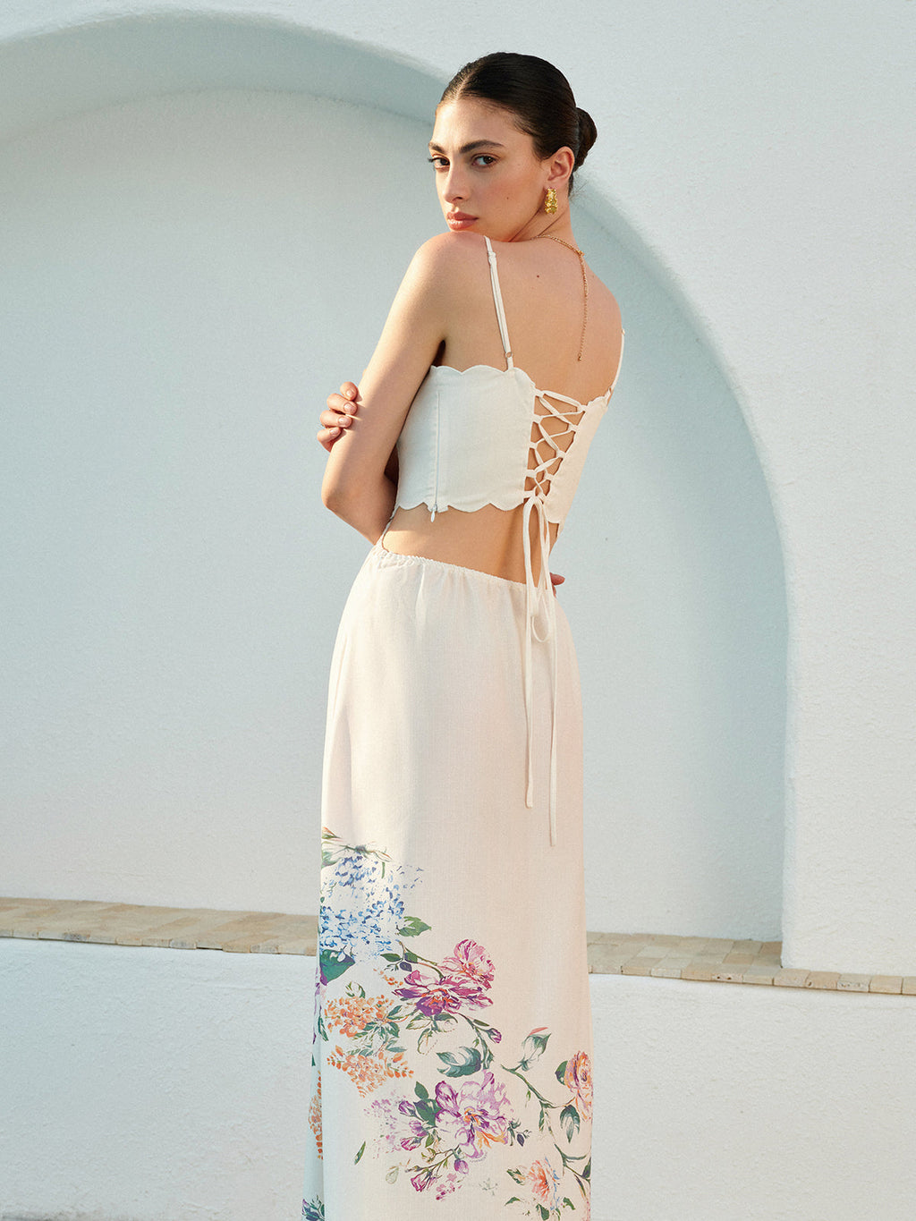 Robe sans manches à imprimé floral et lacets dans le dos