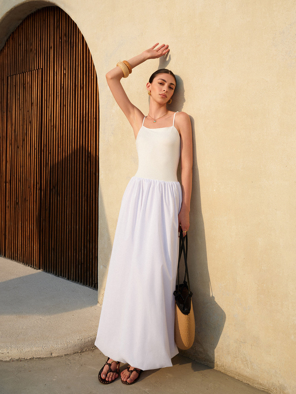 Robe à fines bretelles et ourlet bulle
