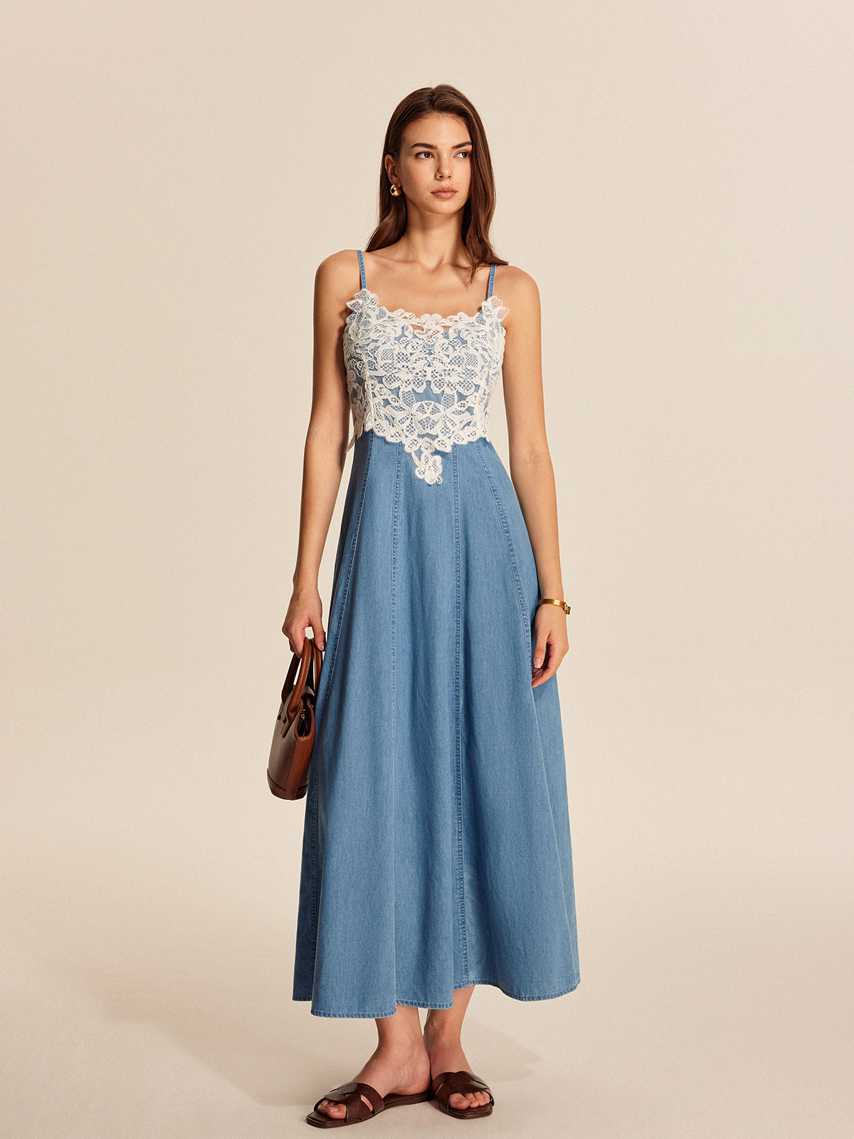 Robe Caraco en Jean à Panneau de Dentelle