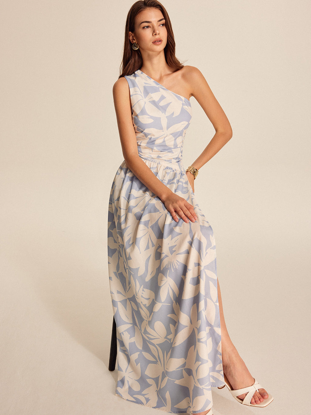 Ein-Schulter-Kleid mit Blumenmuster