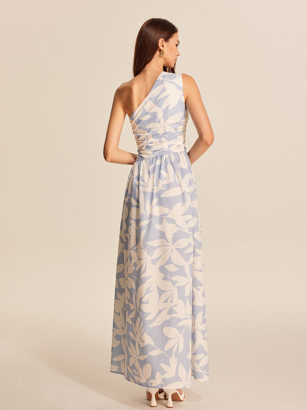 Ein-Schulter-Kleid mit Blumenmuster