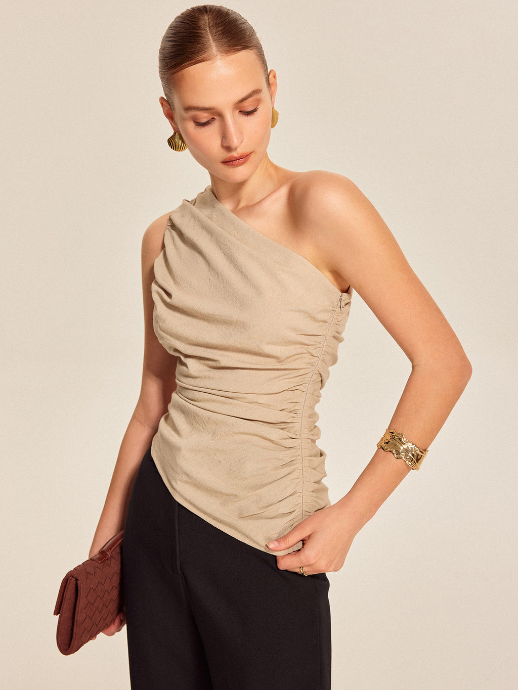 Gerüschtes One-Shoulder-Top mit seitlicher Raffung