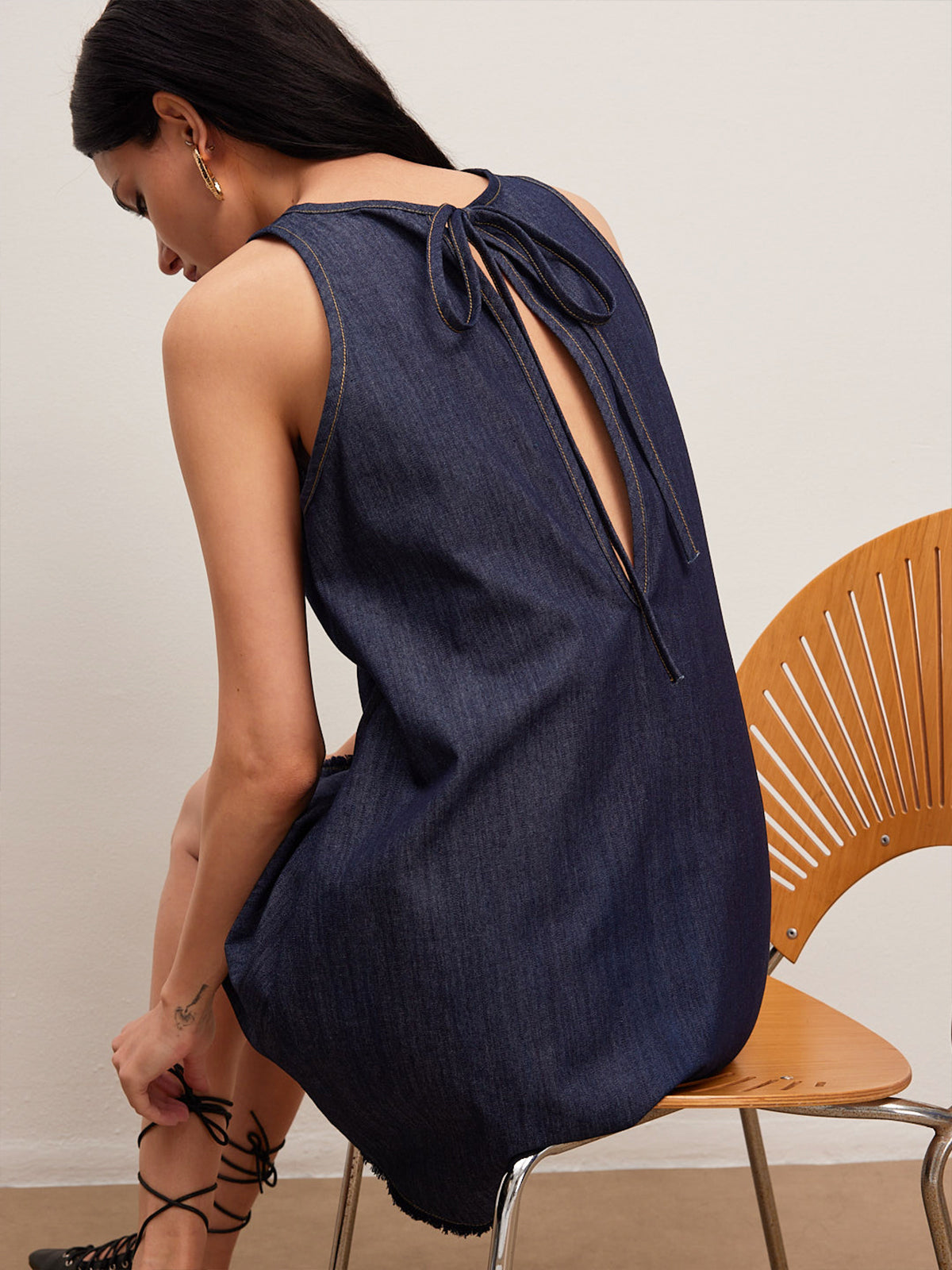 Jeanskleid mit Rückenbindung