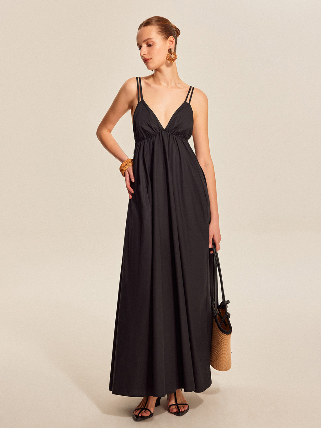 Robe camisole à col en V et à double bretelle