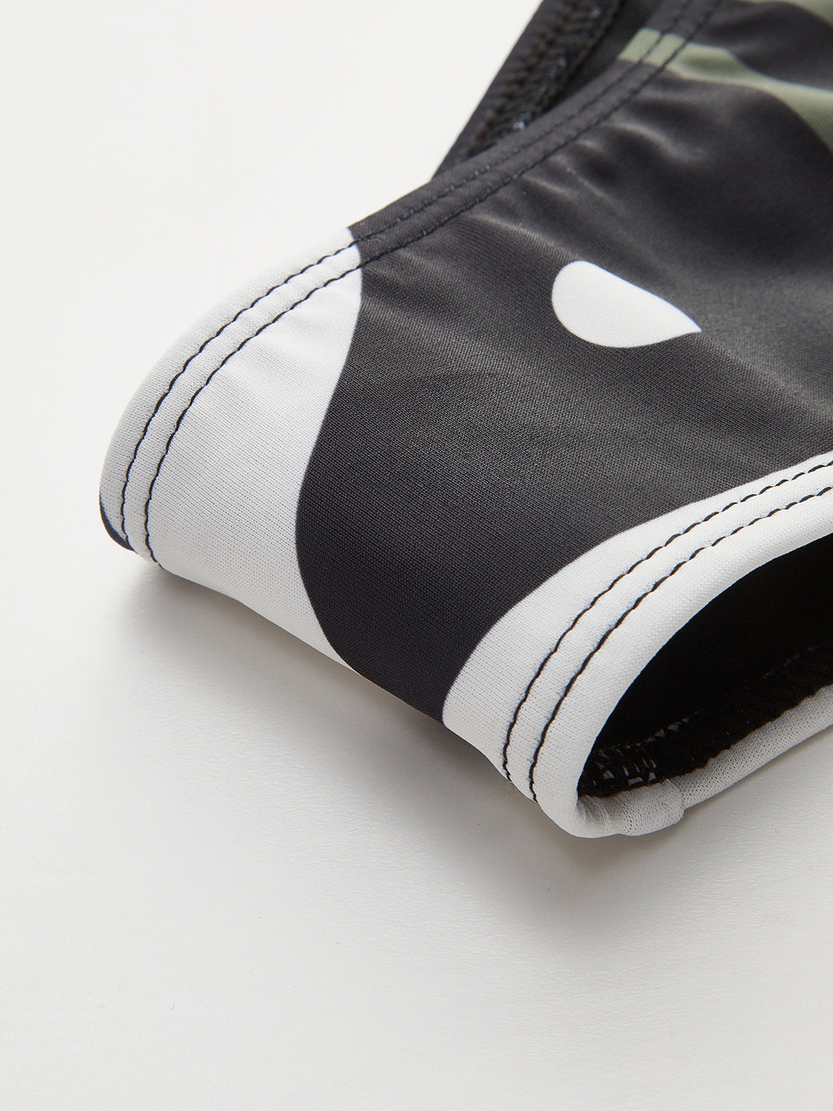 Bikini-Set mit Neckholder und Bindebändern am Rücken 