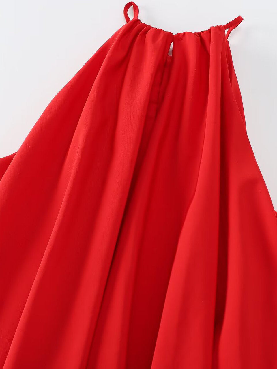 Robe plissée à col montant