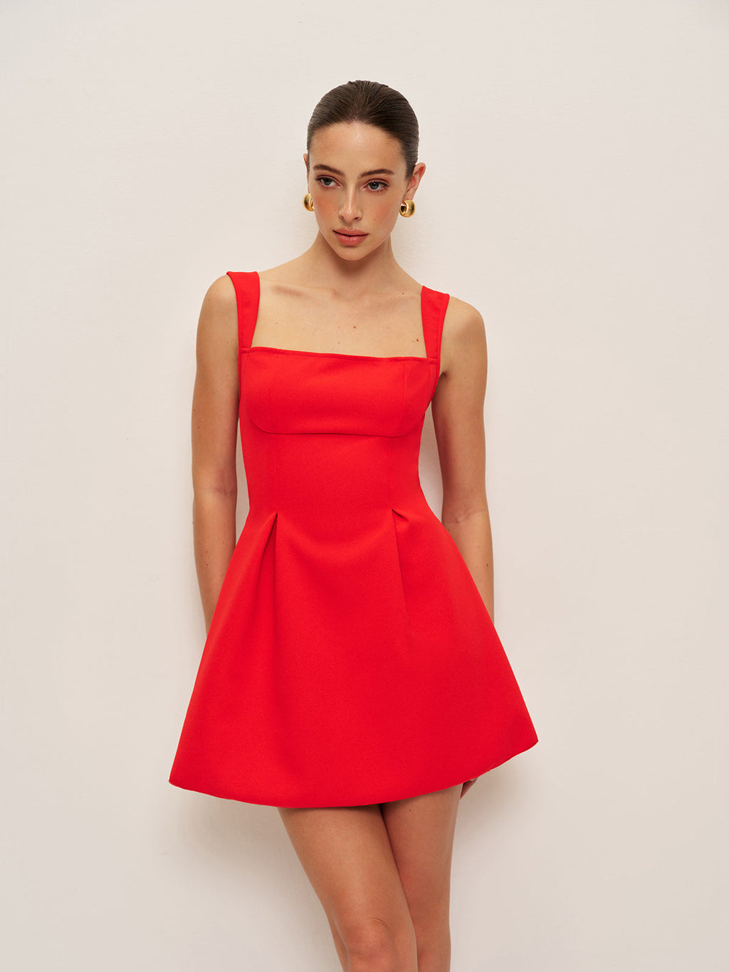 Robe dos nu à encolure carrée avec nœud