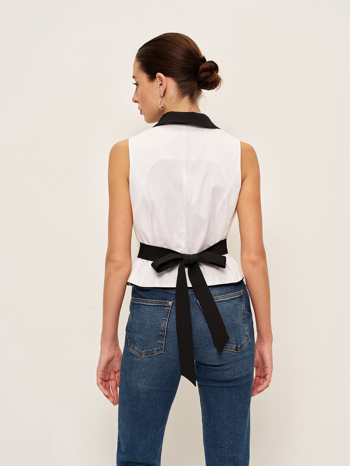 Contrast Collar Button-Up Vest With Back Bow