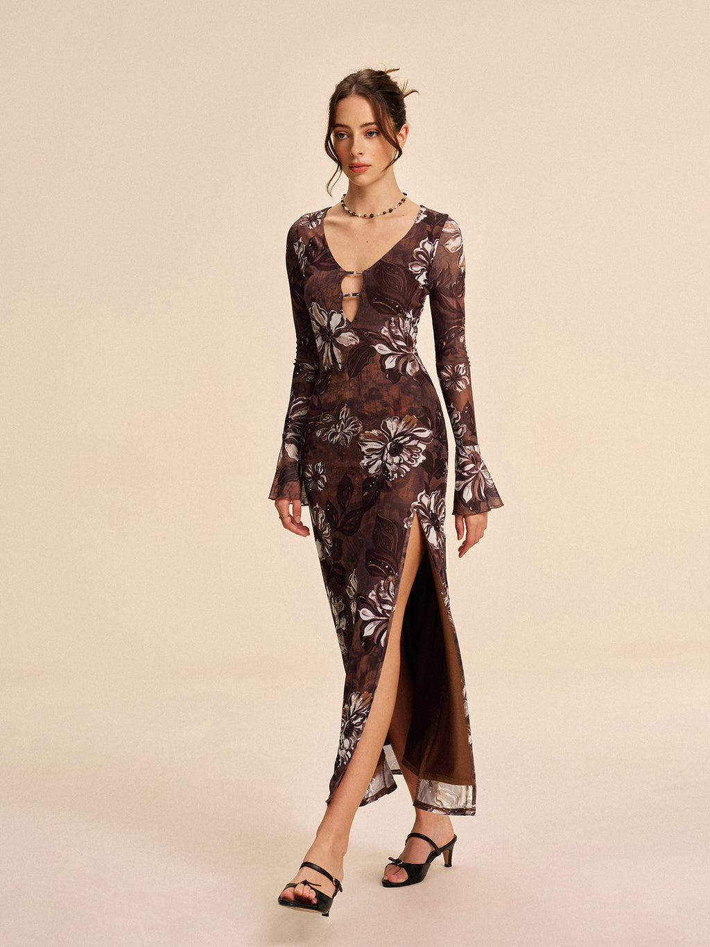 Halbtransparente Mesh-Blumen-Cutout-Schlitzkleid