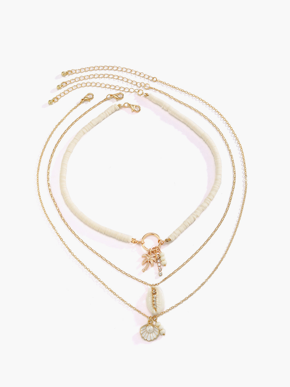 Collier à trois rangs de coquillages 