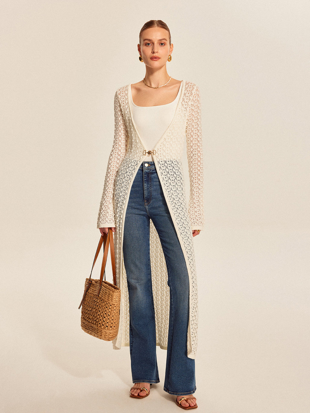 Strickjacke aus Spitze mit Metalldetails