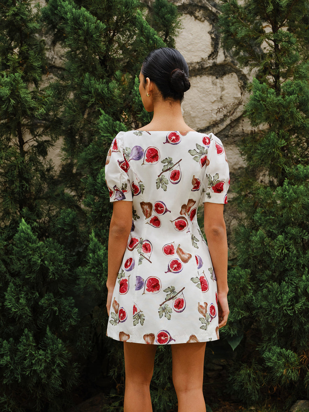 Robe boutonnée à manches bouffantes et imprimé fruits