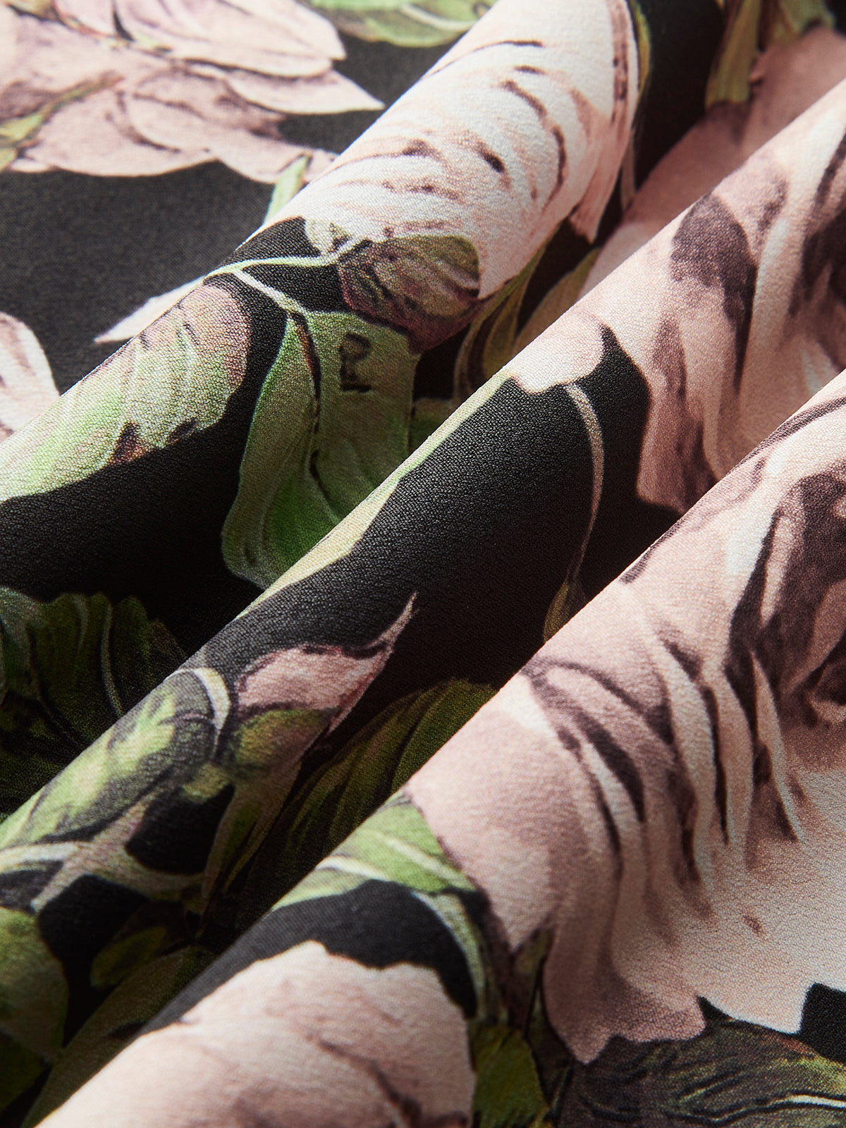 Robe à dos nu ornée de dentelle florale 