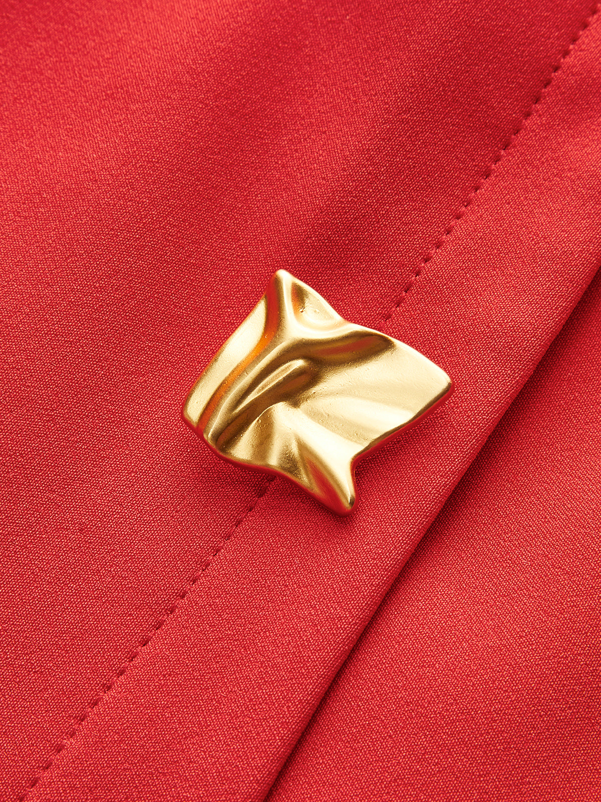 Robe débardeur plissée à boutons métalliques 