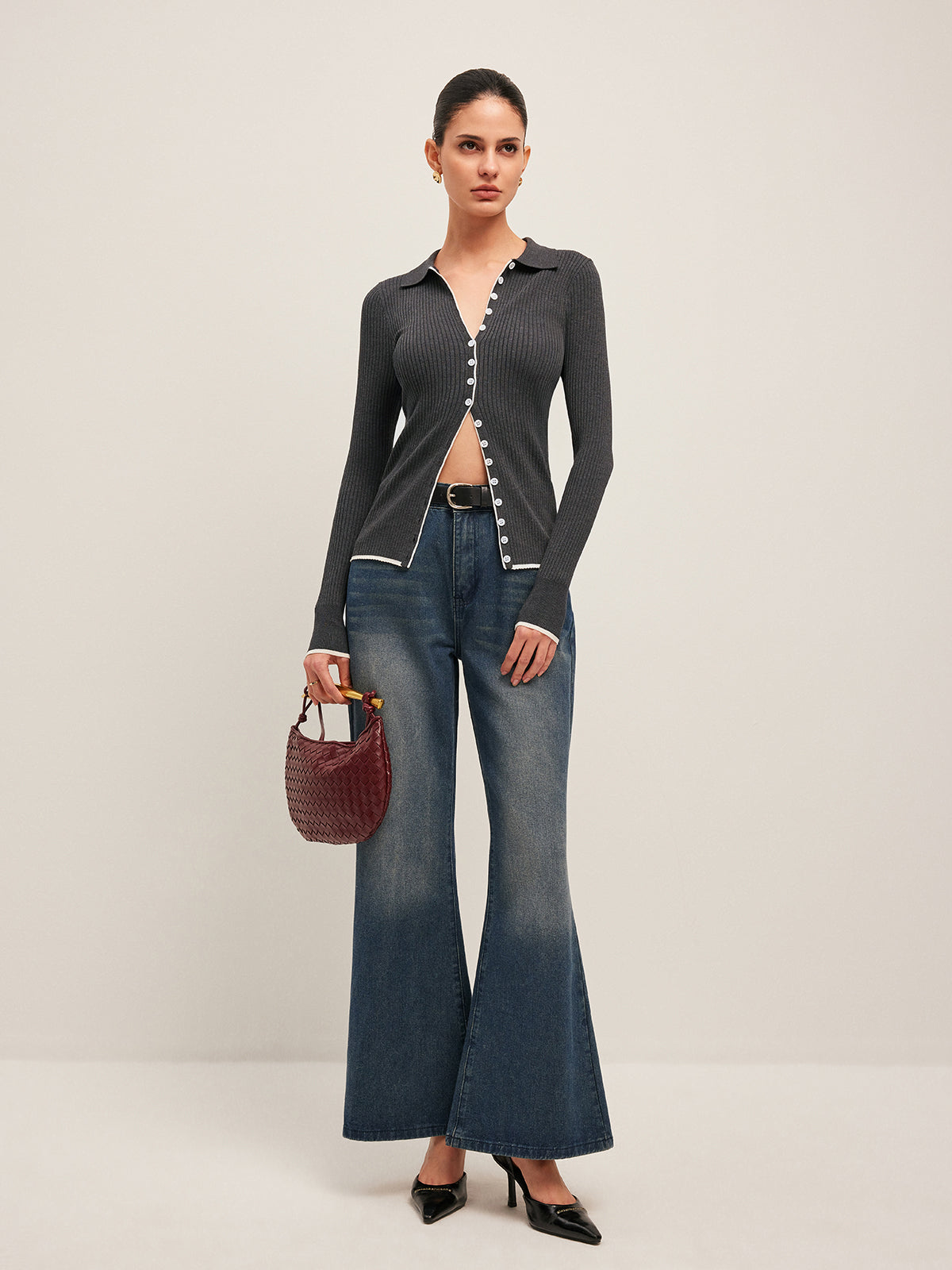 Gerippter bauchfreier Cardigan mit Knopfleiste