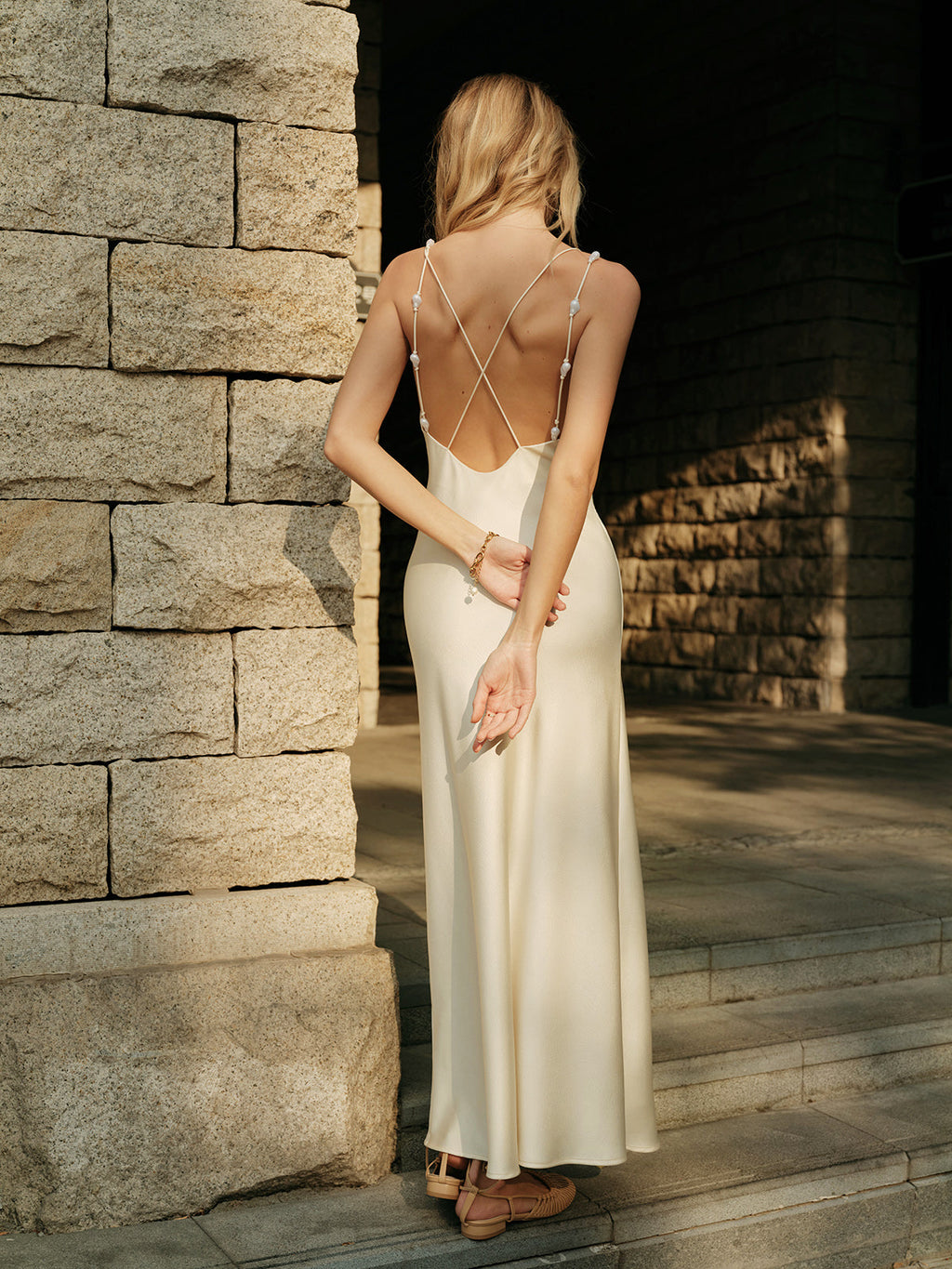 Robe nuisette dos nu en satin