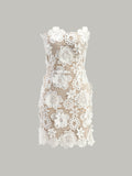 Trägerloses Kleid aus 3D-Blumenspitze