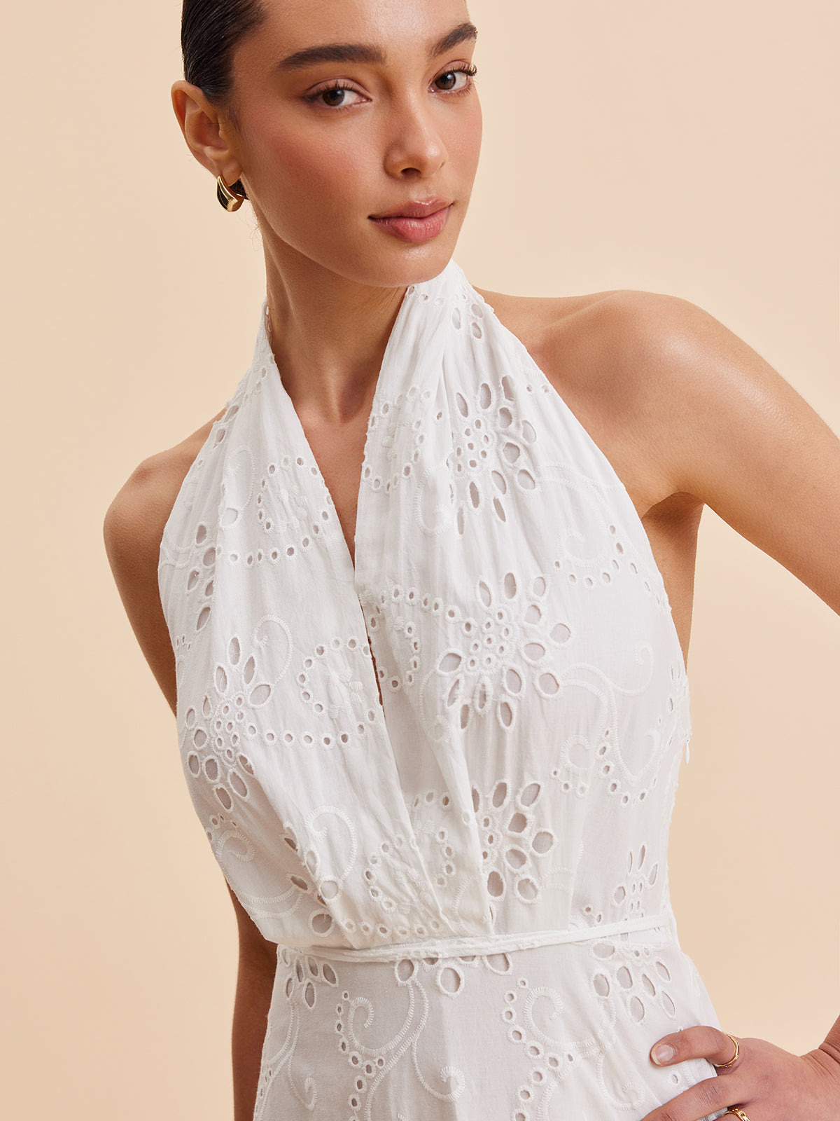 Robe midi dos nu à œillets et ceinture 