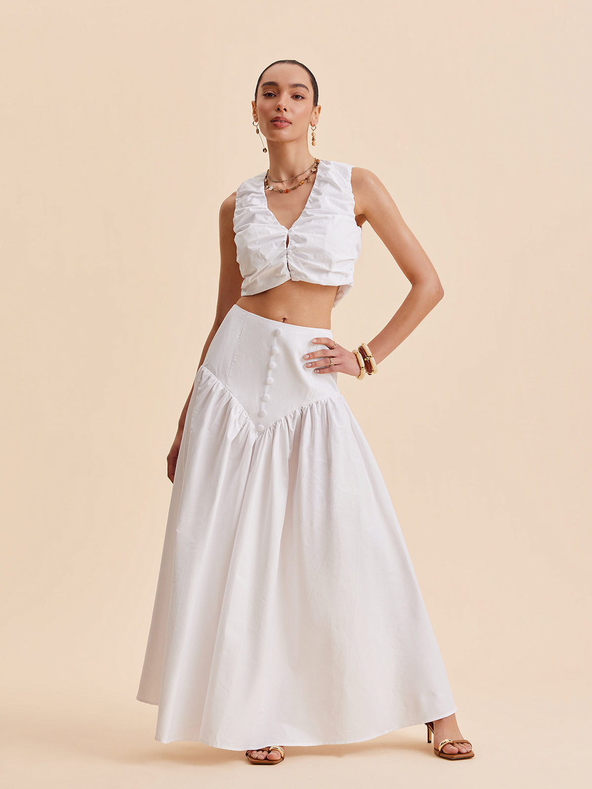 Ensemble crop top froncé et jupe boutonnée 