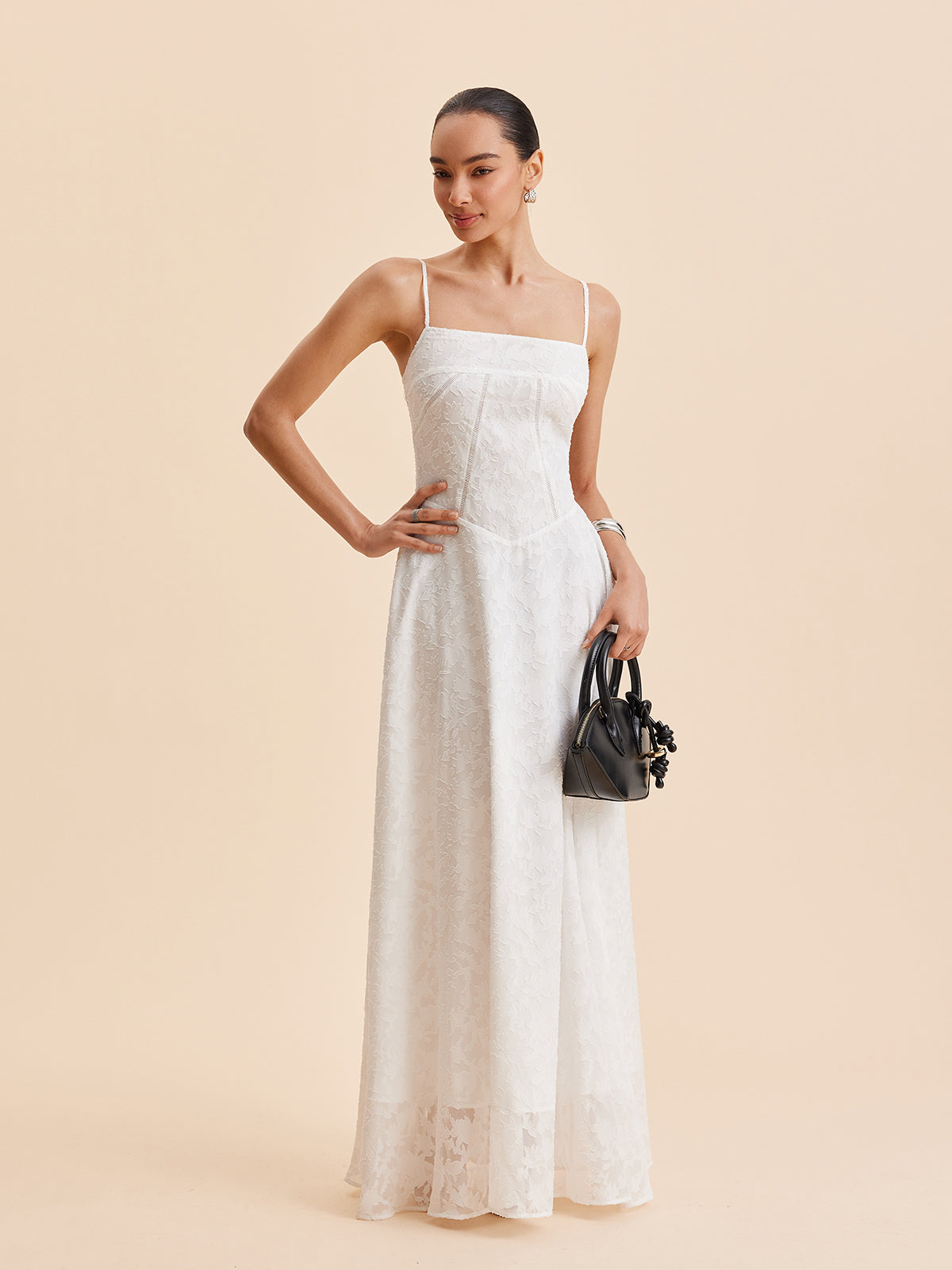 Robe nuisette en mousseline et dentelle florale 