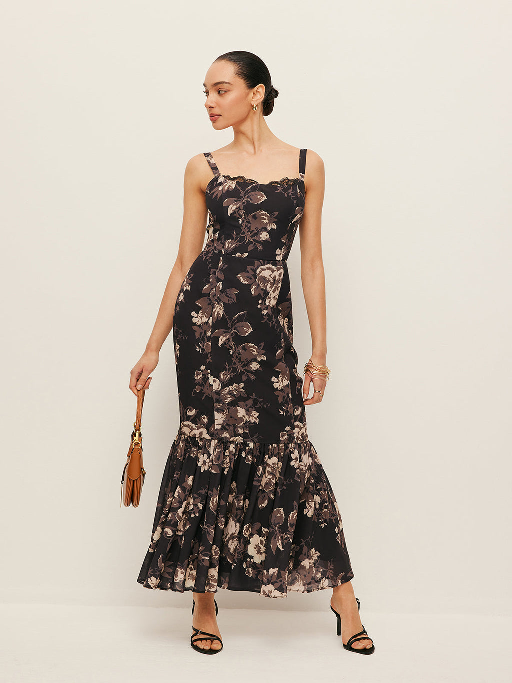 Robe en mousseline fleurie à volants