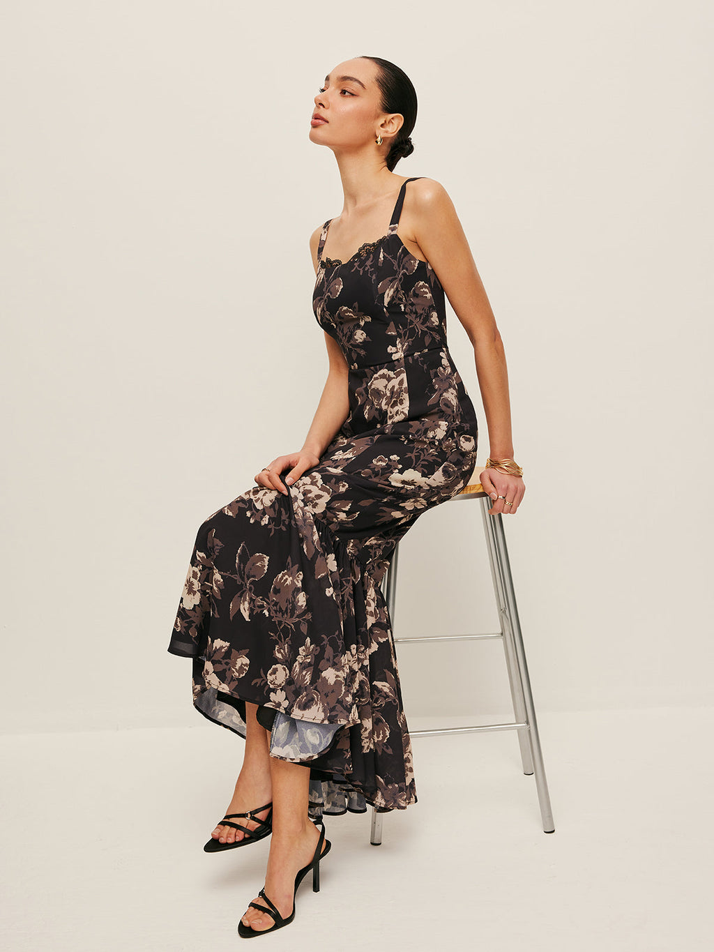 Robe en mousseline fleurie à volants