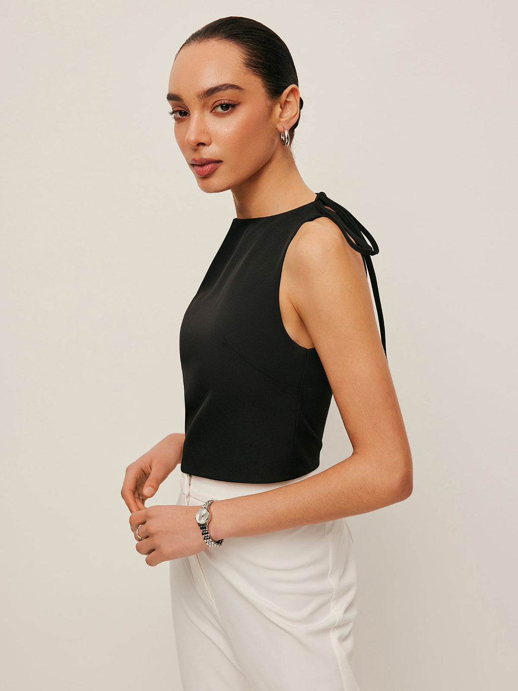 Haut à nouer asymétrique et dos nu