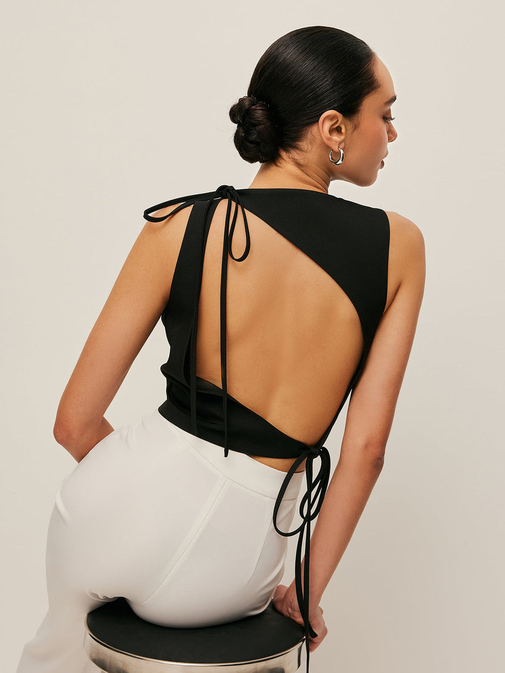 Haut à nouer asymétrique et dos nu