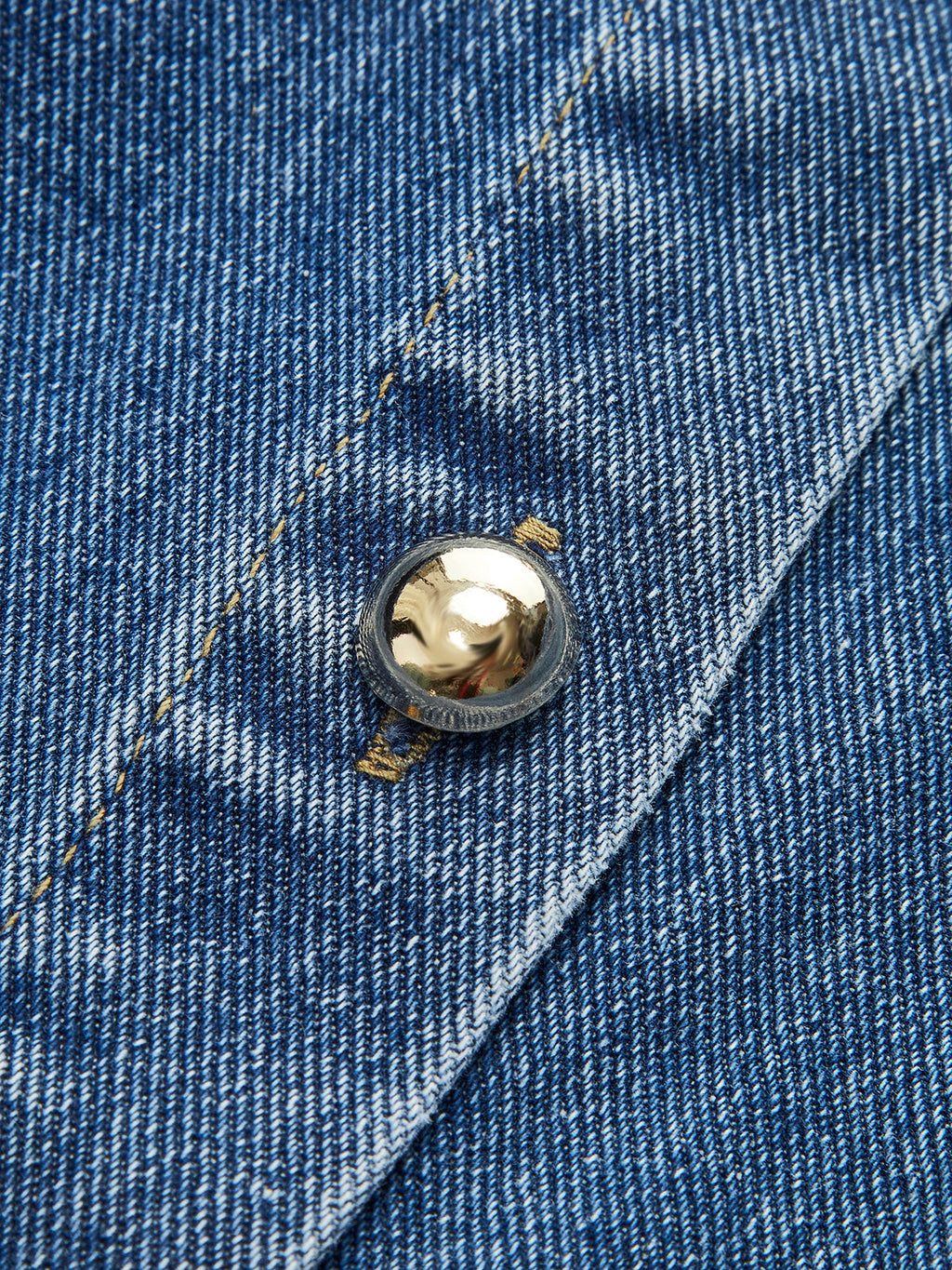 Robe plissée boutonnée en jean avec ceinture