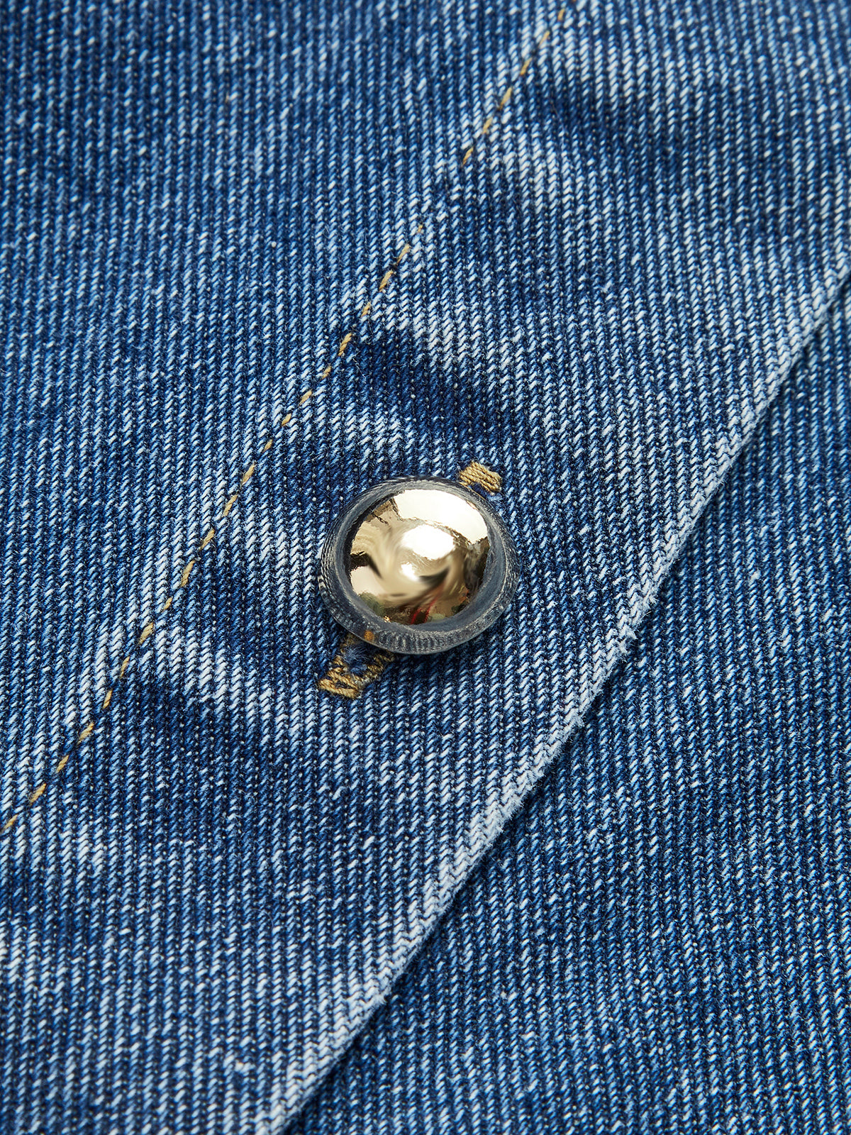 Robe plissée boutonnée en jean avec ceinture