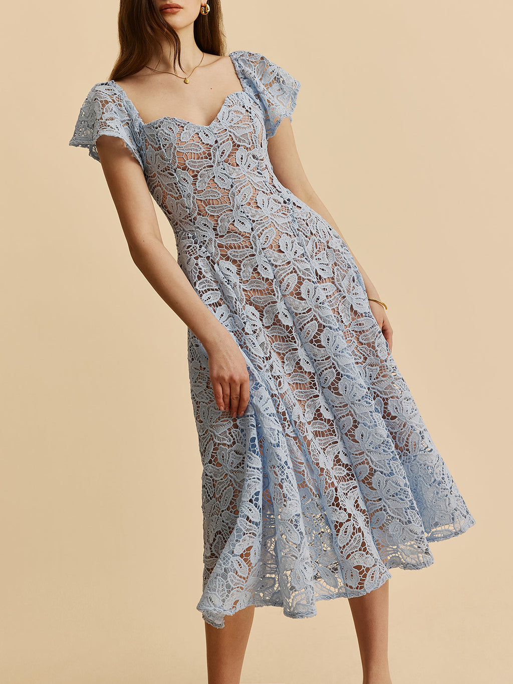 Spitzenkleid mit Herz-Ausschnitt