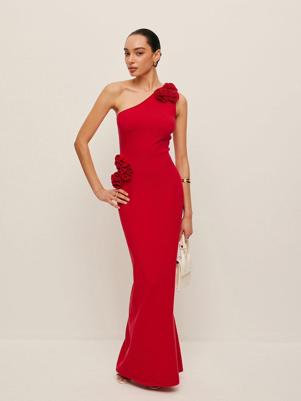 Blumenbesetztes One-Shoulder-Kleid
