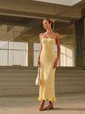 Strickkleid mit Cold-Shoulder und Rüschen
