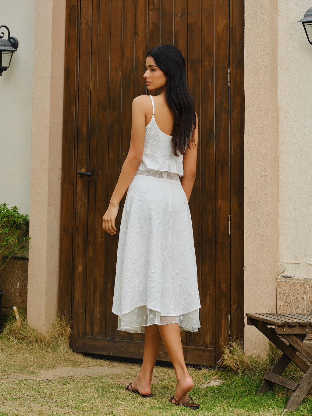 Ensemble jupe et haut court à lacets brodé
