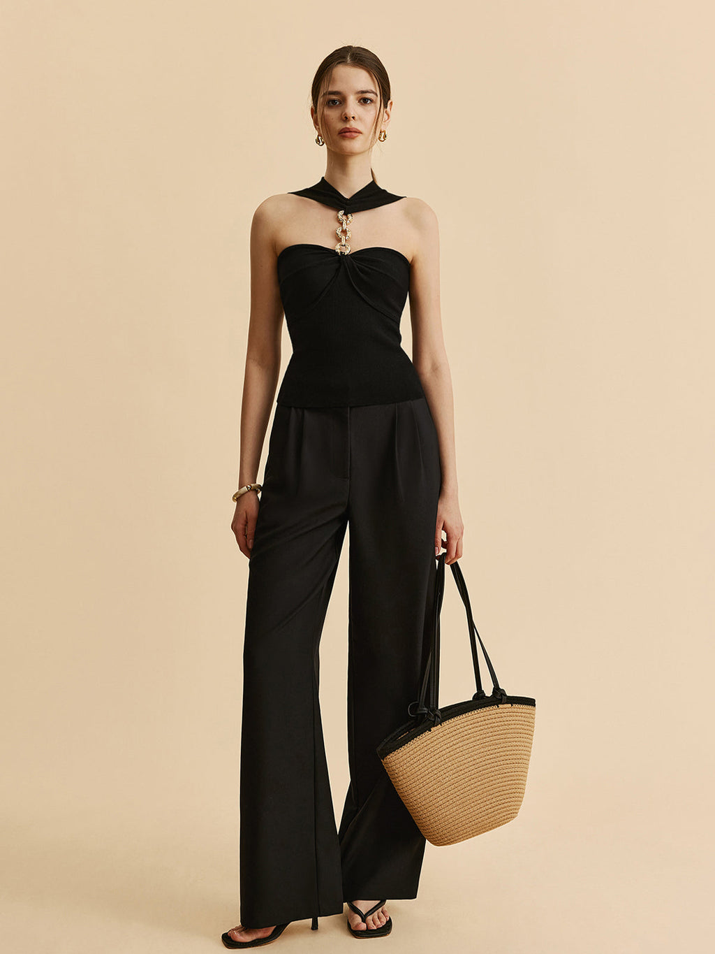 Strick-Top mit Neckholder und Ketten-Detail