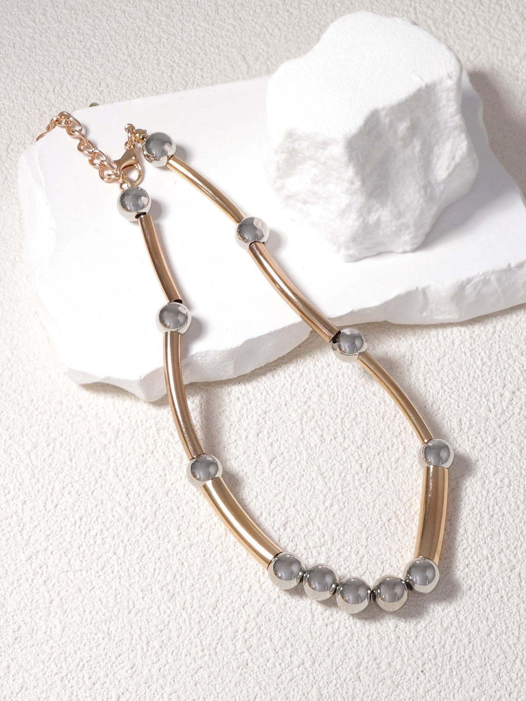 Collier minimaliste bicolore en métal