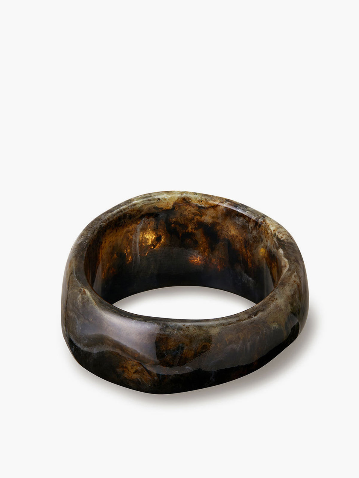 Bracelet en résine translucide d'inspiration vintage 