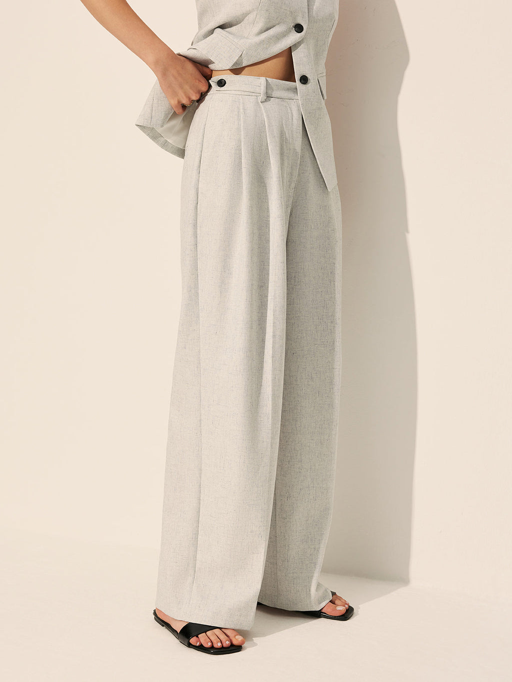 Plissierte Marlenehose mit mittlerer Bundhöhe