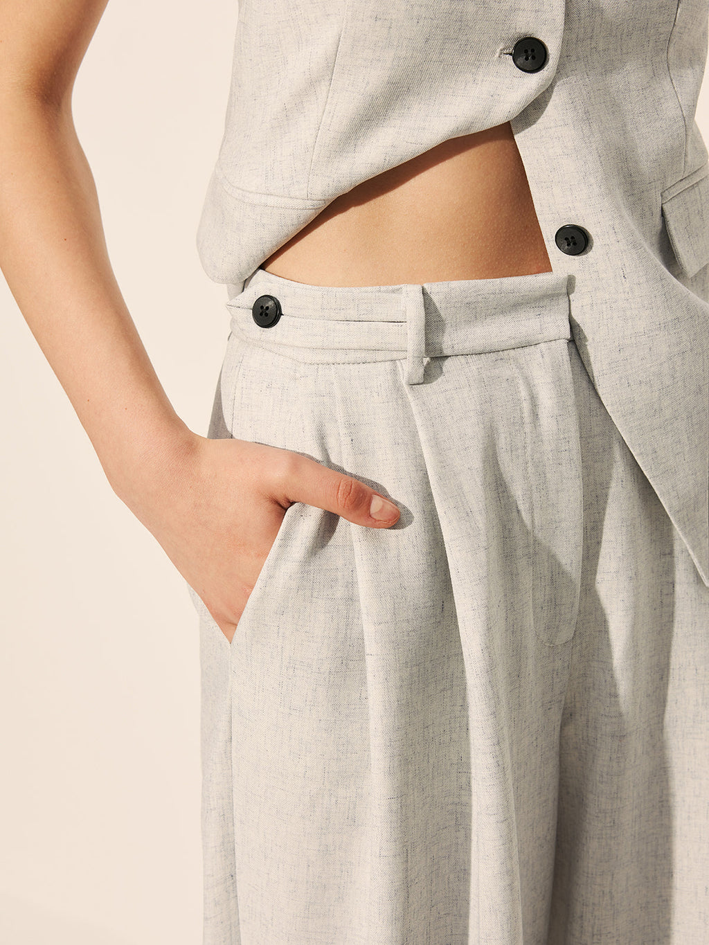 Plissierte Marlenehose mit mittlerer Bundhöhe