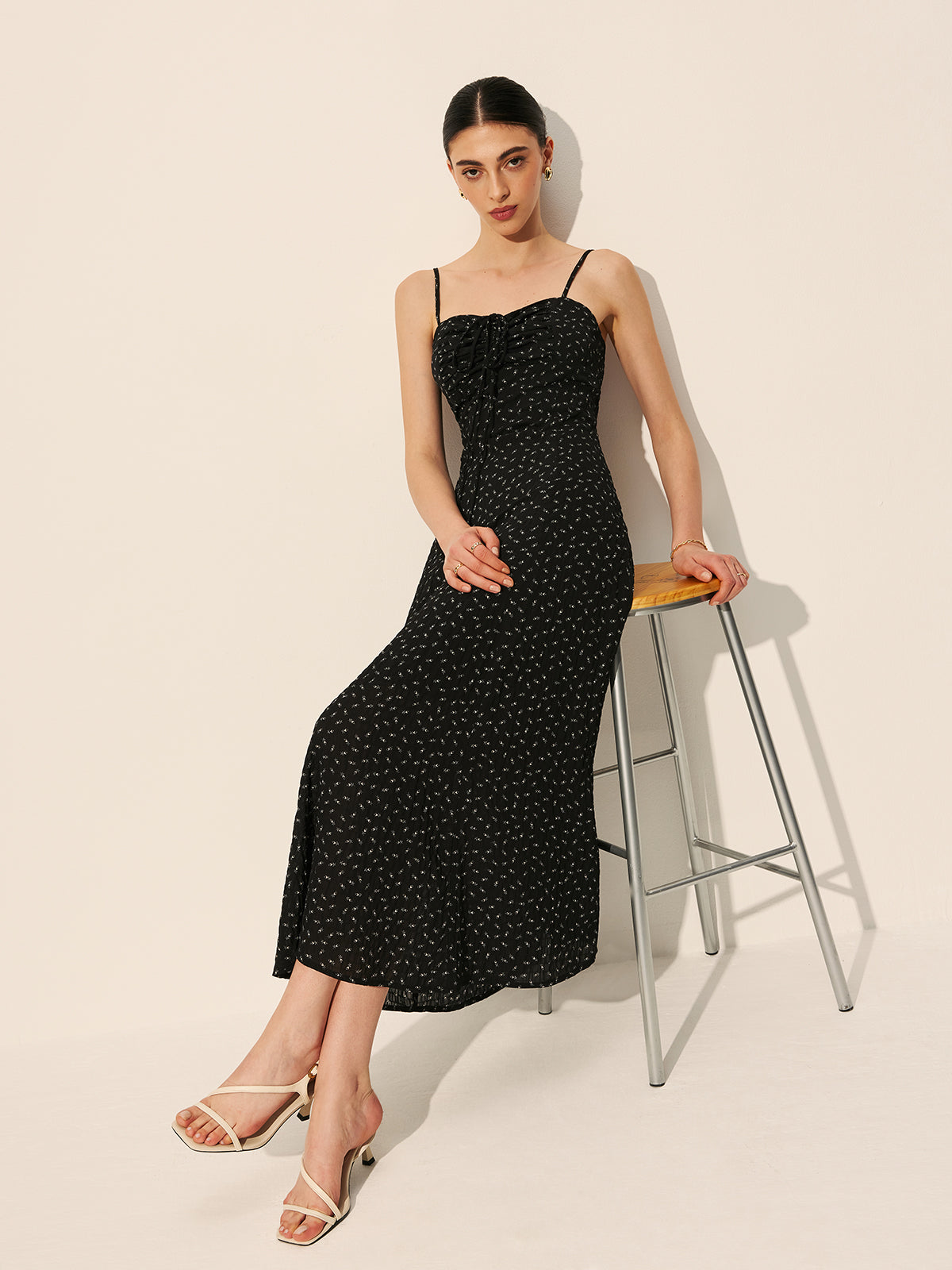 Robe à pois à cordon et fermeture éclair