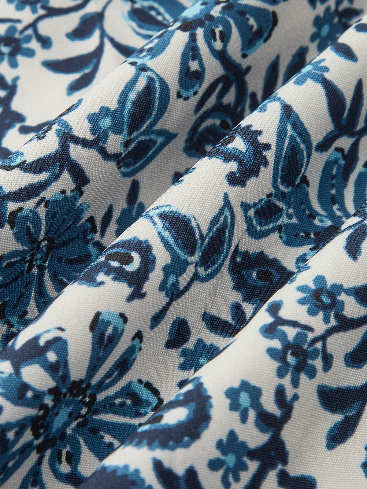 Boho-Kleid mit gerafften Schultern, Rüschen und Blumenmuster 