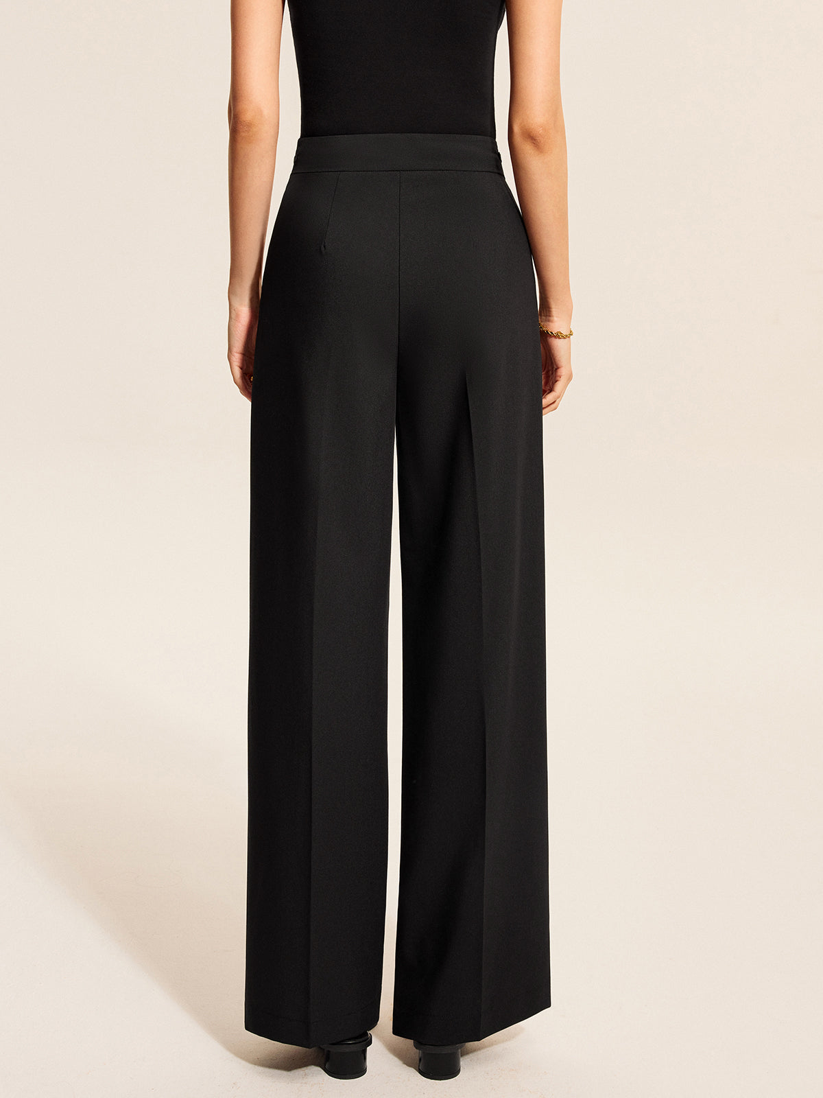 Mid-Waist Pleated Pants With Chain Detail