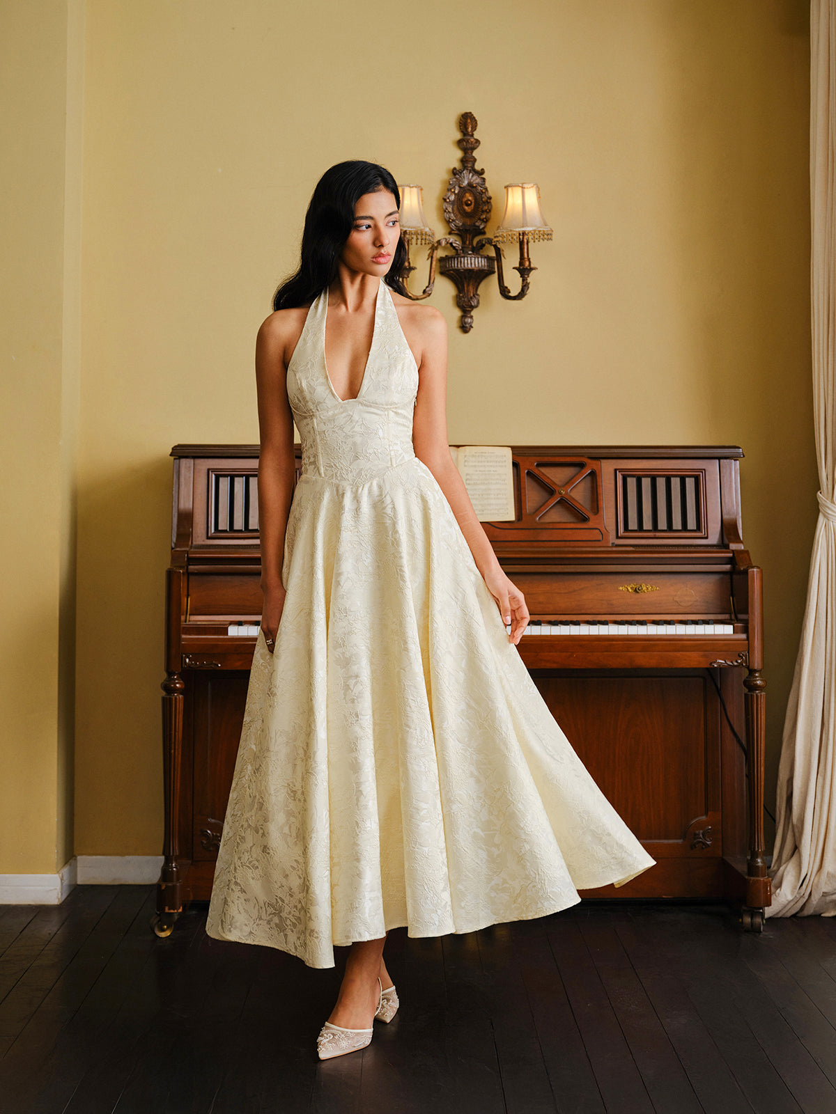 Vintage Neckholder-Kleid mit Schnürung am Rücken