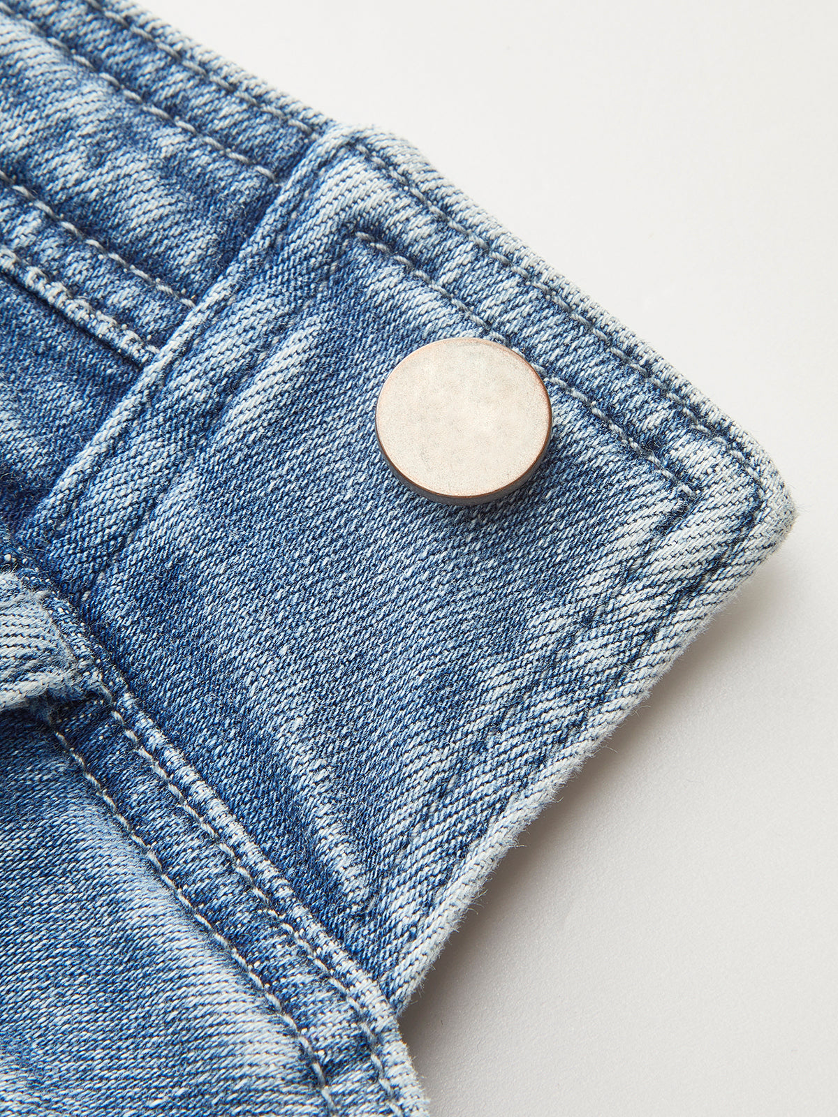 Asymmetrisches plissiertes trägerloses Denim-Oberteil