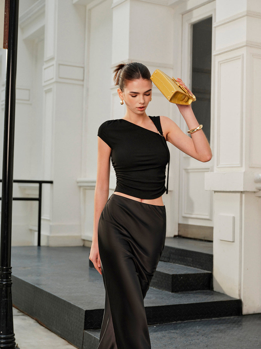 Asymmetrisches Neckholder-Croptop