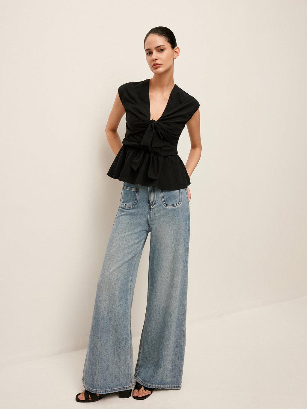 Jeans mit hoher Taille, weitem Bein und Taschen