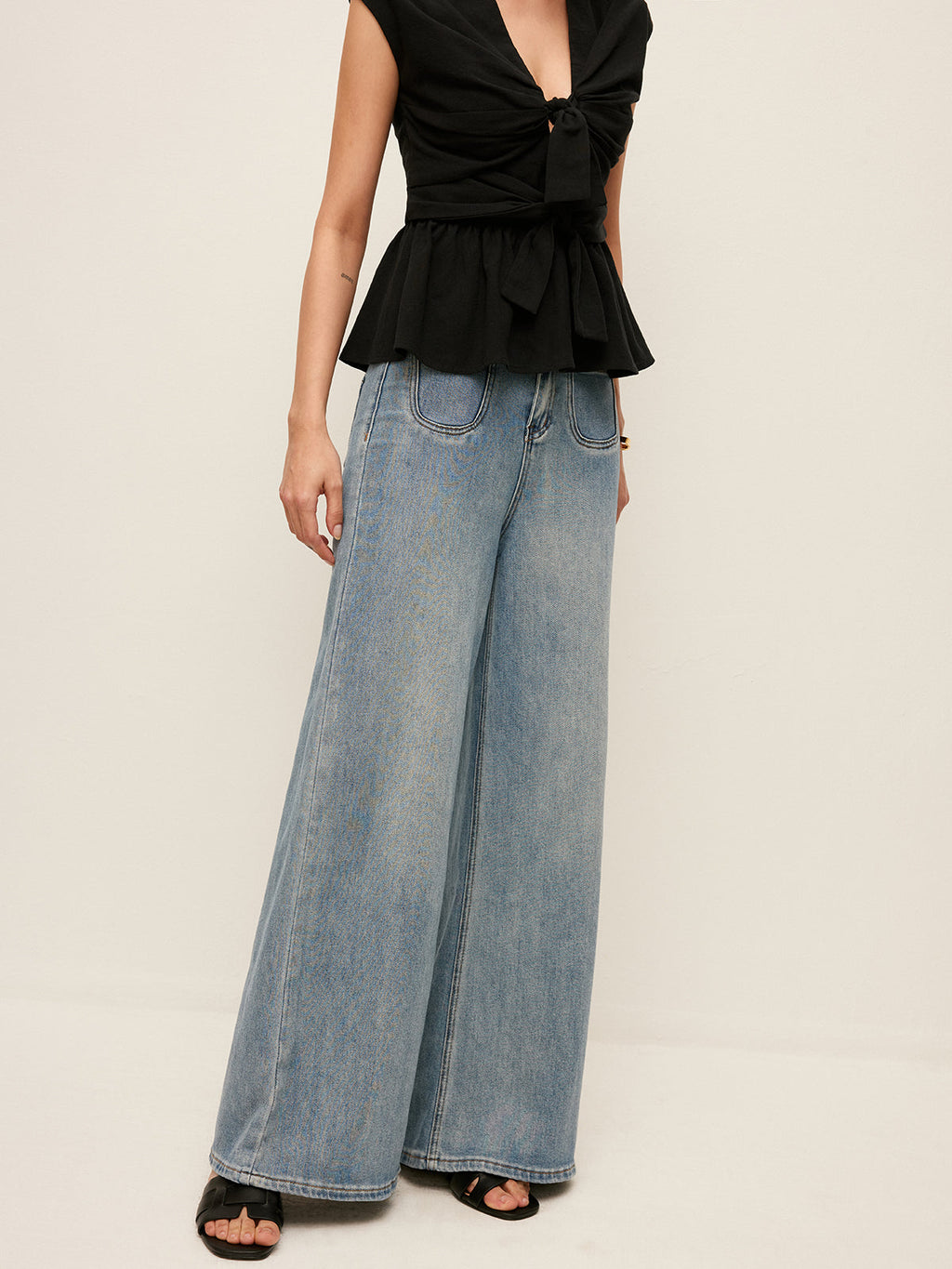 Jeans mit hoher Taille, weitem Bein und Taschen