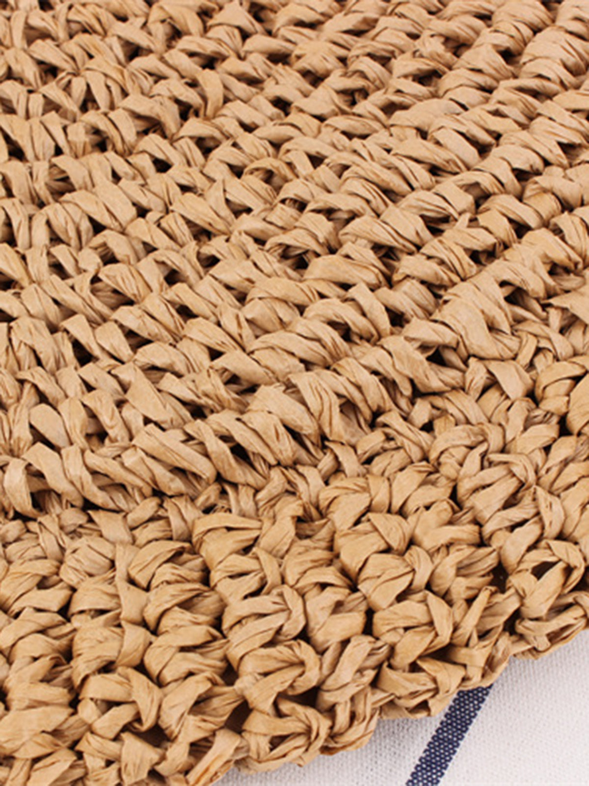 Gehäkelte runde Strohtasche 