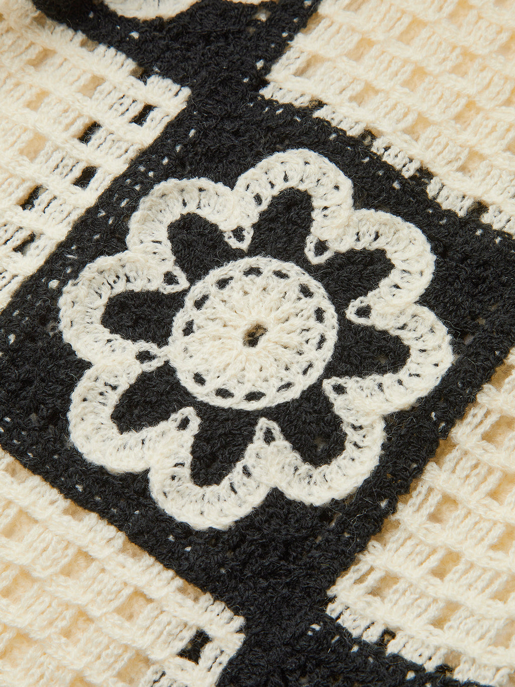 Häkel-Blumentop mit Hosen-Set